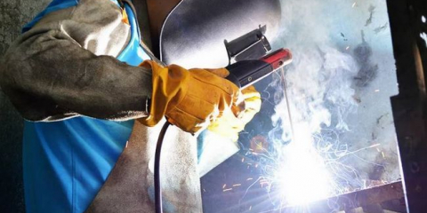 Jak vařit s elektrickým svařováním: průvodce pro začínající svářeče